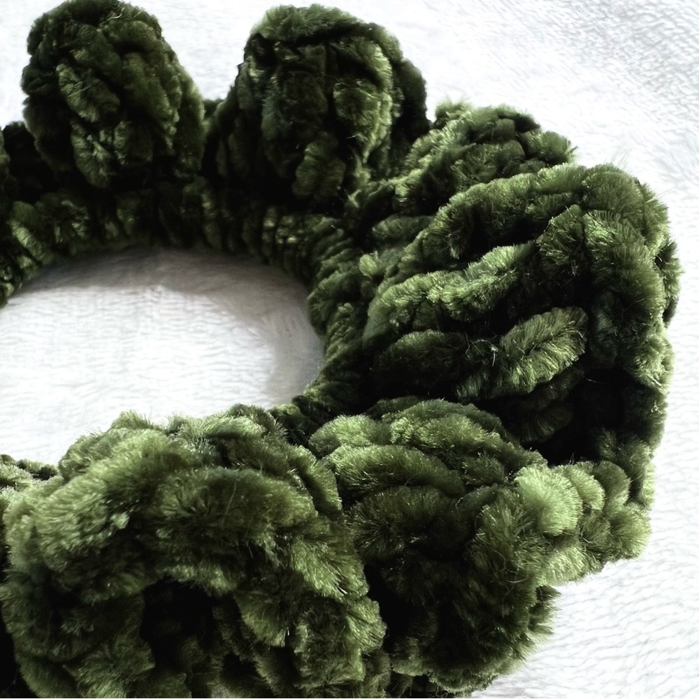 Handmade Crochet VELVET Hunter Green Large Hair Scrunchie PinkRainCloud - Picture 4 of 9